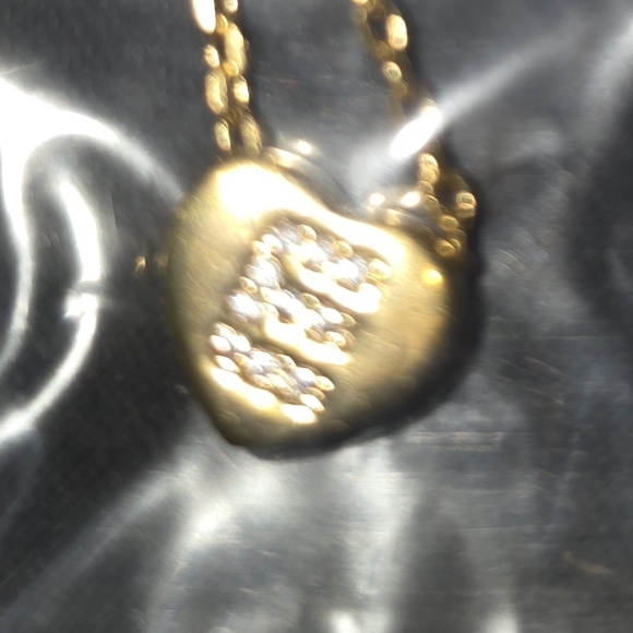 Gold Initial E Heart Pendant Necklace - Personalized Women’s Jewelry - Picture 3 of 5